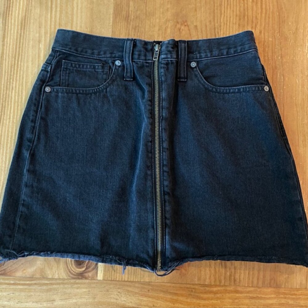 Madewell Rigid Denim A-Line Womens Mini Skirt in Lunar Wash, size 27/4 EUC $88